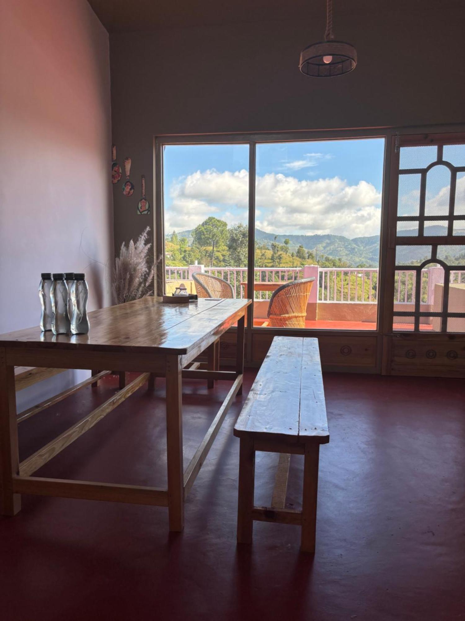 Brook Cottage Champawat エクステリア 写真